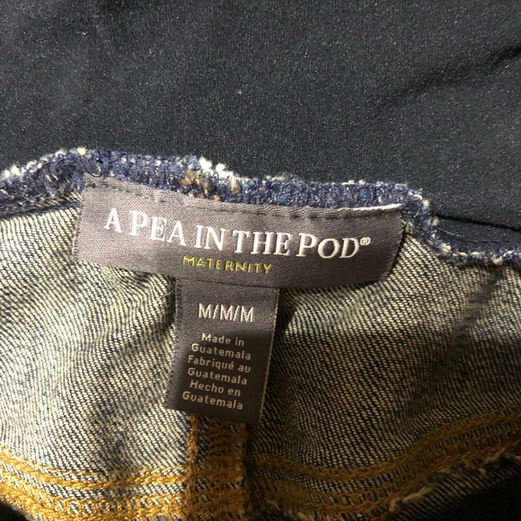 Pea in the Pod maternity size Medium Jean shorts - Picture 2 of 4